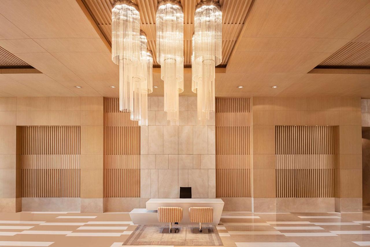 ラディソン ブル ホテル アムリトサル エクステリア 写真 The lobby of the hotel